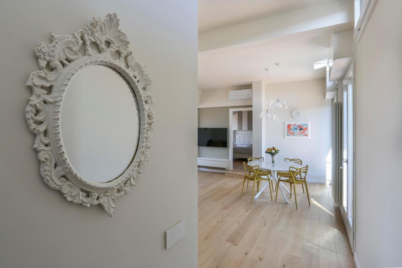 フィレンツェPenthouse With Big Terrace In Oltrarnoアパートメント エクステリア 写真